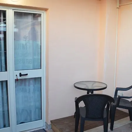 For Ever דירה פיומיצ'ינו